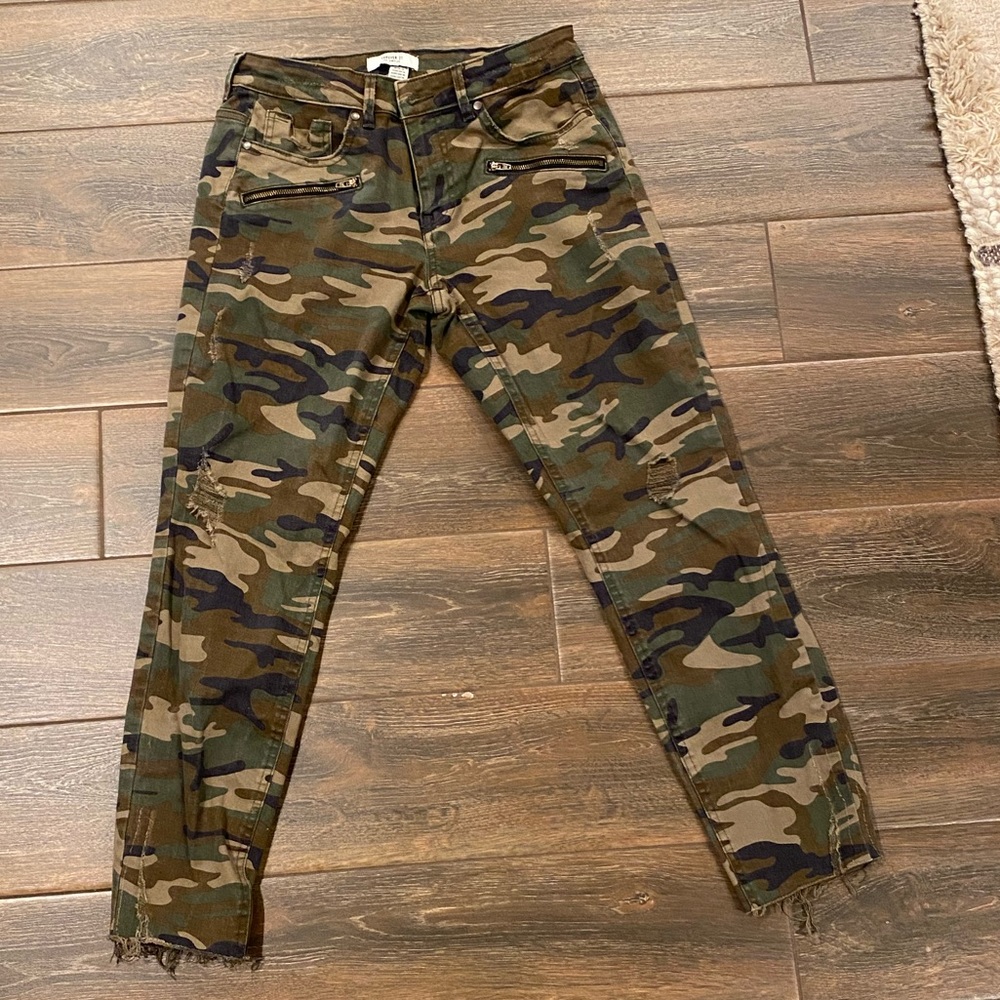 Forever 21 Distressed, Camo Pants - Size 28 - Worn once